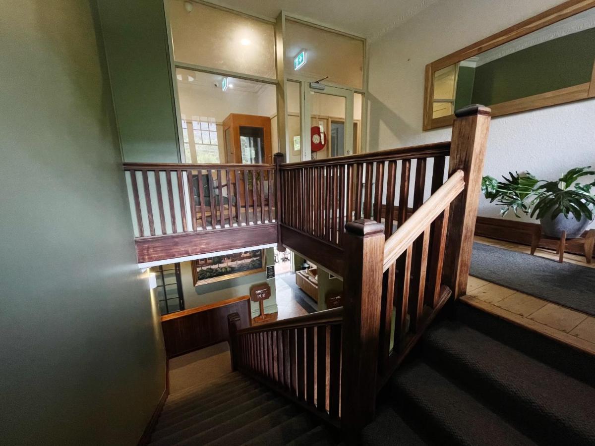 Alpine Hotel, Eat Drink Sleep วอร์เบอร์ตัน ภายนอก รูปภาพ