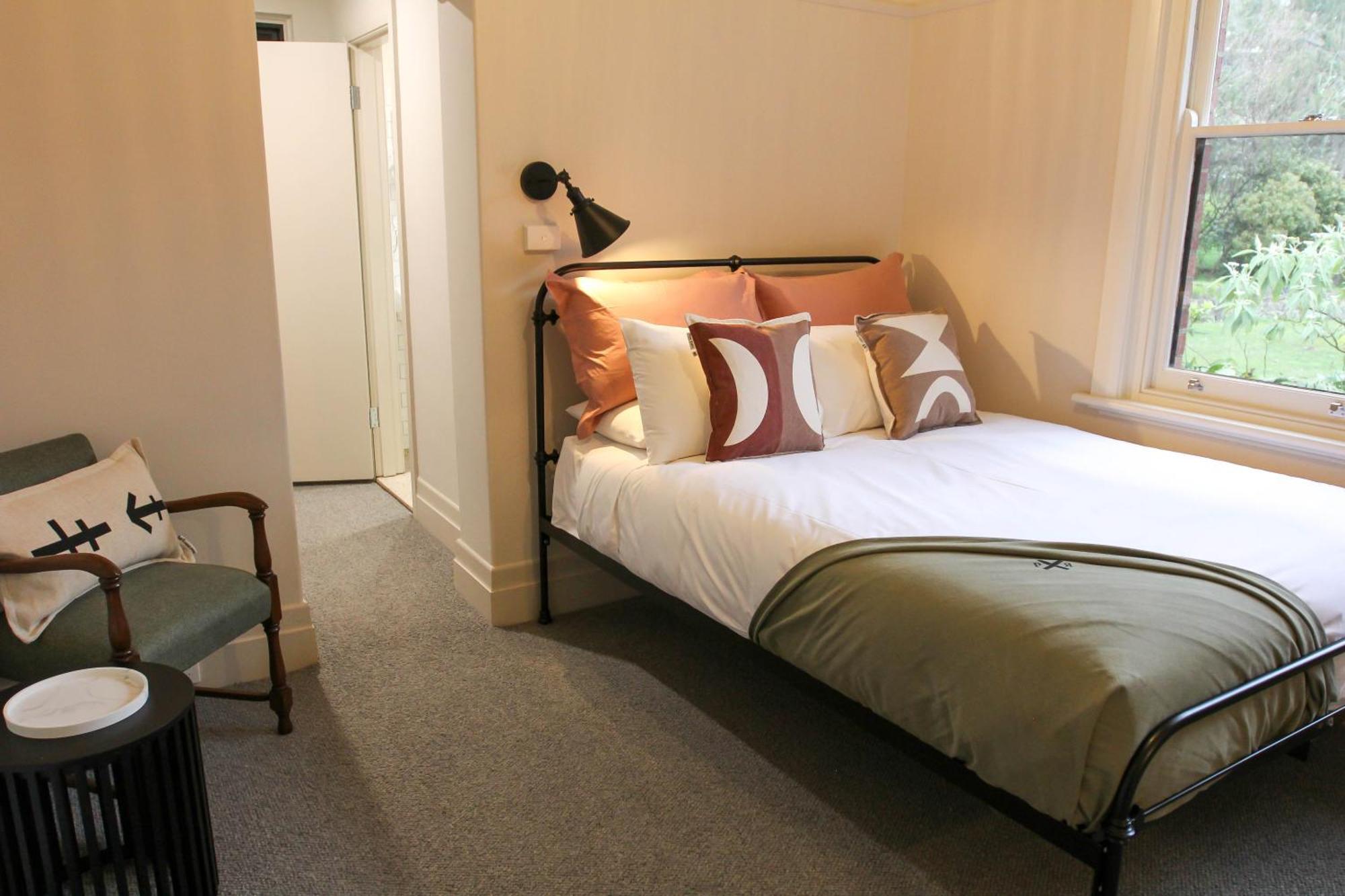 Alpine Hotel, Eat Drink Sleep วอร์เบอร์ตัน ภายนอก รูปภาพ