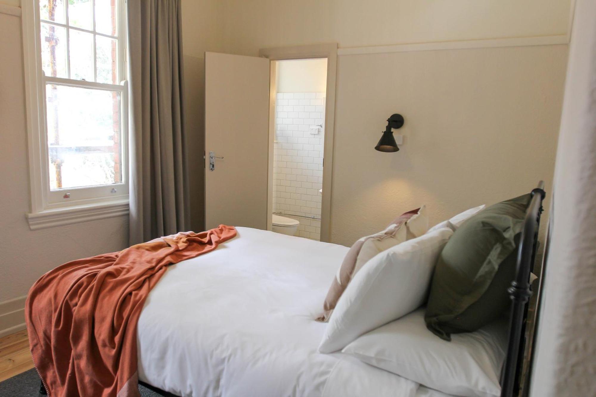 Alpine Hotel, Eat Drink Sleep วอร์เบอร์ตัน ภายนอก รูปภาพ