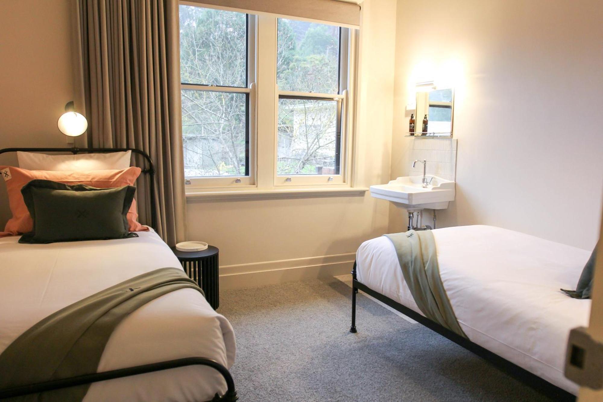 Alpine Hotel, Eat Drink Sleep วอร์เบอร์ตัน ภายนอก รูปภาพ